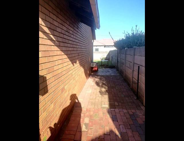 3 BEDROOM HOUSE FOR SALE IN TOKOZA
